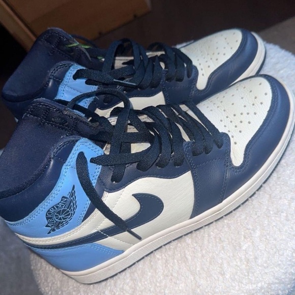 Nike Jordan 1 Retro Obsidian UNC - Picture 2 of 2